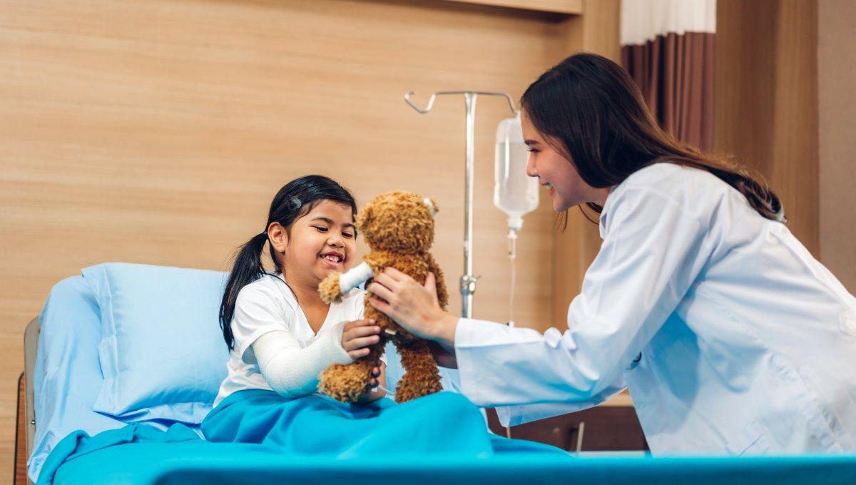 Các sản phẩm bảo hiểm sức khỏe cho bé theo từng độ tuổi  không thể bỏ qua