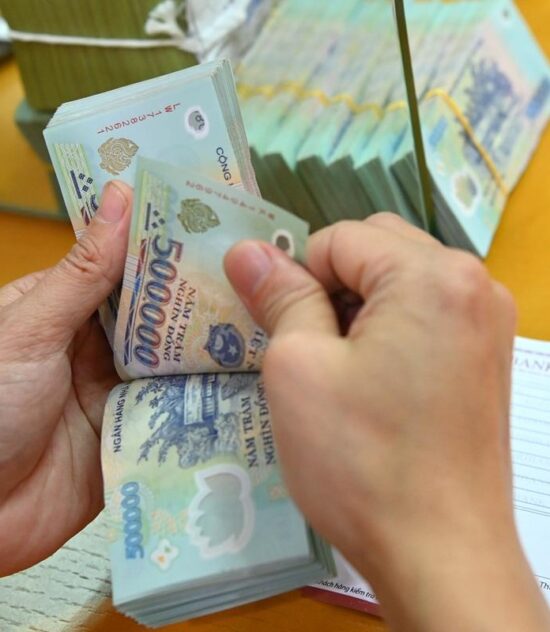 Soi mức lương "chỉ biết ước" của nhân viên Manulife Việt Nam, Prudential…