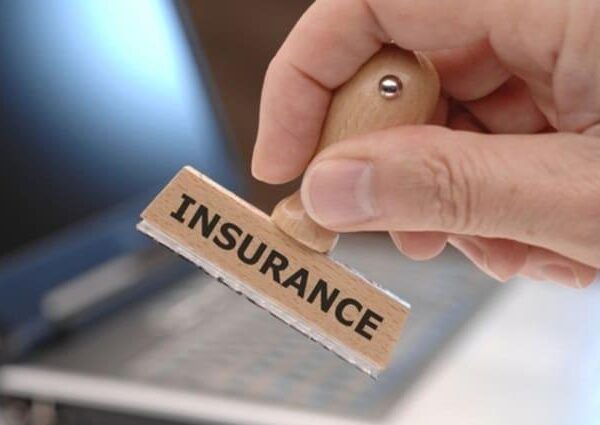 Nên mua bảo hiểm Cathay Life hay Manulife cho gói bảo hiểm nhân thọ của bạn?
