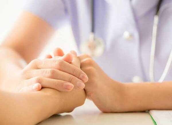 Bảo hiểm sức khỏe cho người cao tuổi và những điều cần biết