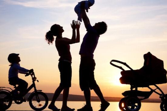Nên mua bảo hiểm nhân thọ cho con không? Mua loại nào tốt, phạm vi bảo vệ rộng