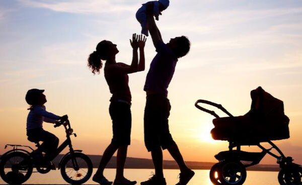 Nên mua bảo hiểm nhân thọ cho con không? Mua loại nào tốt, phạm vi bảo vệ rộng