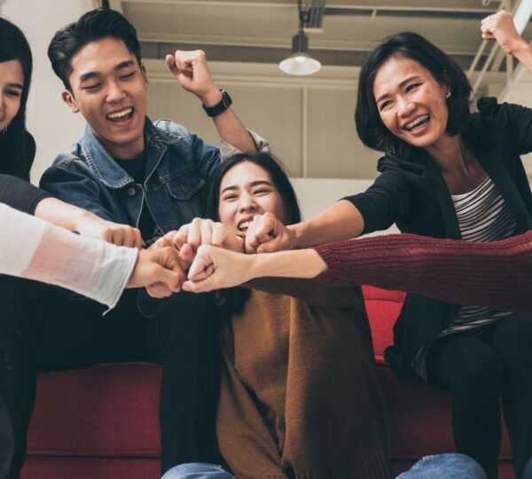 Mua bảo hiểm cho con đến 18 tuổi:  Xu hướng mới của phụ huynh hiện đại