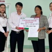 ABIC Đắk Lắk chi trả quyền lợi Bảo hiểm Bảo an tín dụng cho khách hàng - Chi tiết tin - Trang chủ