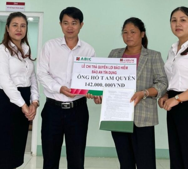 ABIC Đắk Lắk chi trả quyền lợi Bảo hiểm Bảo an tín dụng cho khách hàng - Chi tiết tin - Trang chủ