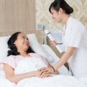 Tìm hiểu quy trình và thủ tục thanh toán bảo hiểm nhân thọ khi nằm viện